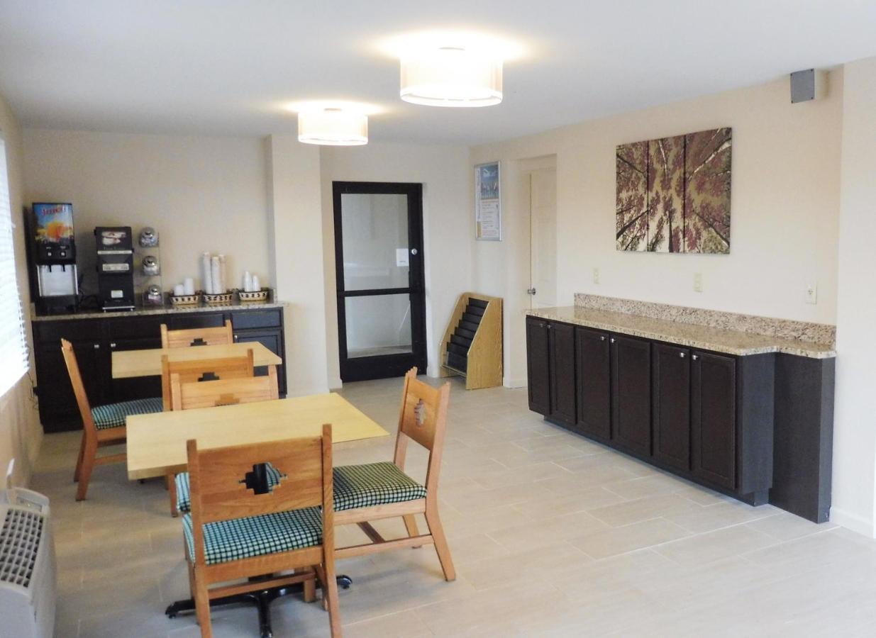 Red Roof Inn Fredericksburg South Εξωτερικό φωτογραφία
